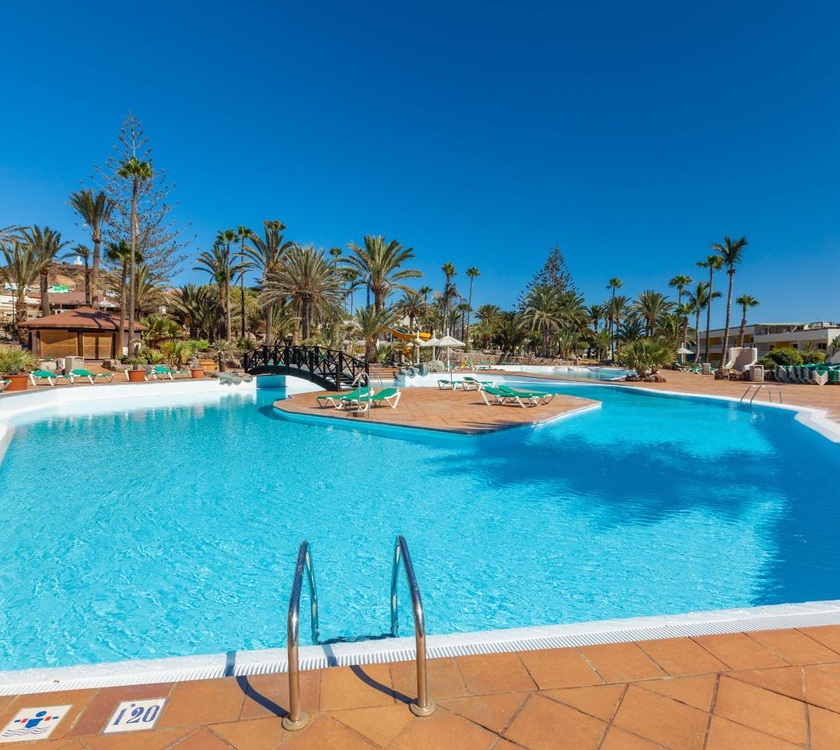 Outdoor swimming pool Abora Interclub Atlantic by Lopesan Hotels Gran Canaria