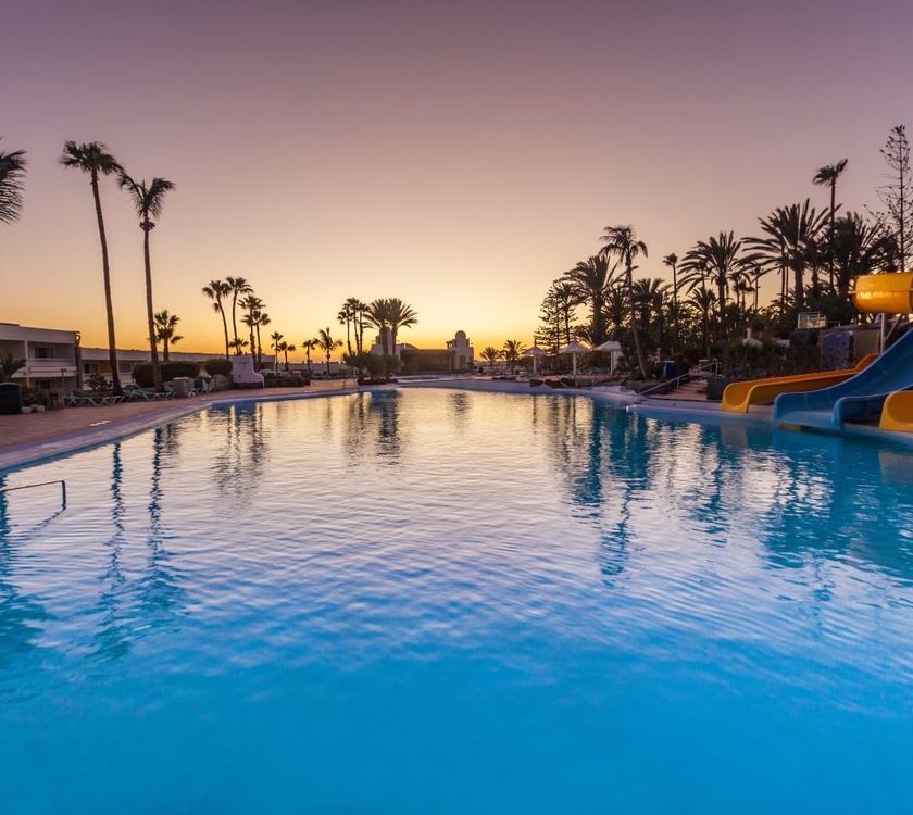 Outdoor swimming pool Abora Interclub Atlantic by Lopesan Hotels Gran Canaria